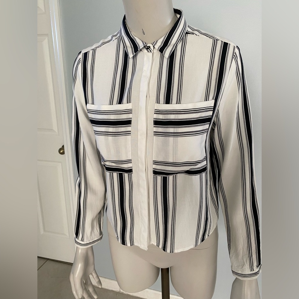 H&M Black and White Striped Patterned Blouse